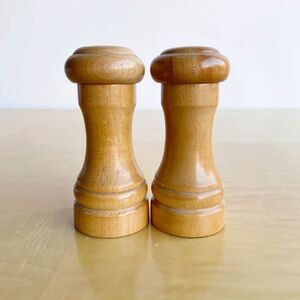 Vintage Woodpecker Woodward Salt Pepper Shaker Set